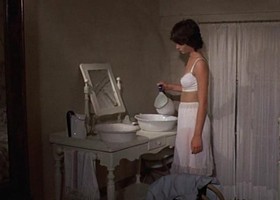 Энни Кэрол Эдел Изменяет Мужу На Кухонном Столе – Племянница 1974