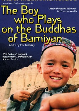 Мальчик, который играет на Буддах Бамиана