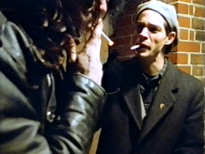 Блажь в башке. Мужик что бык втемяшится в башку. Клади три пули в центр фильм. Демотиватор ем вишню. Островский блажь.